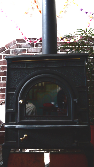 IZA鎌倉ゲストハウスの暖炉
